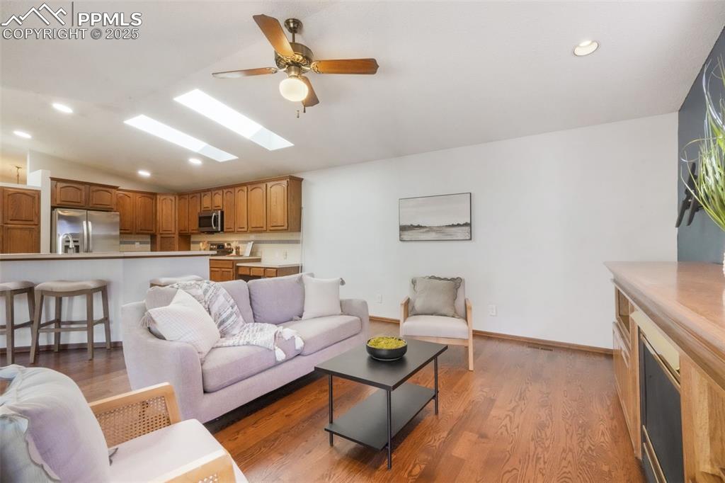 Image 18 of 50: Living Room