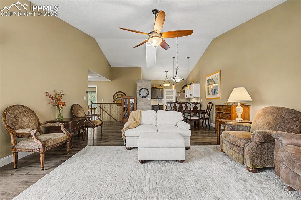 Image 14 of 50: Living Room