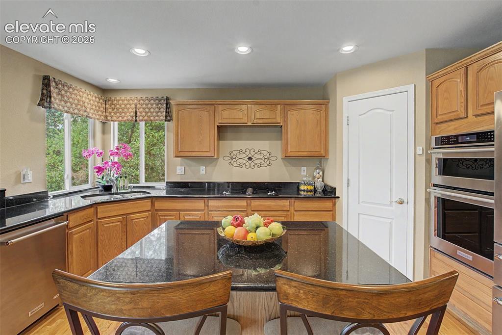 Image 10 of 50: Spacious Prep Island and Large Pantry!