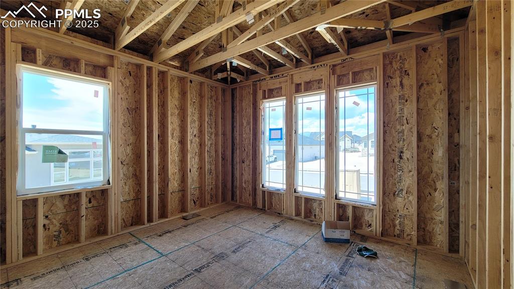 Image 9 of 18: Bedroom