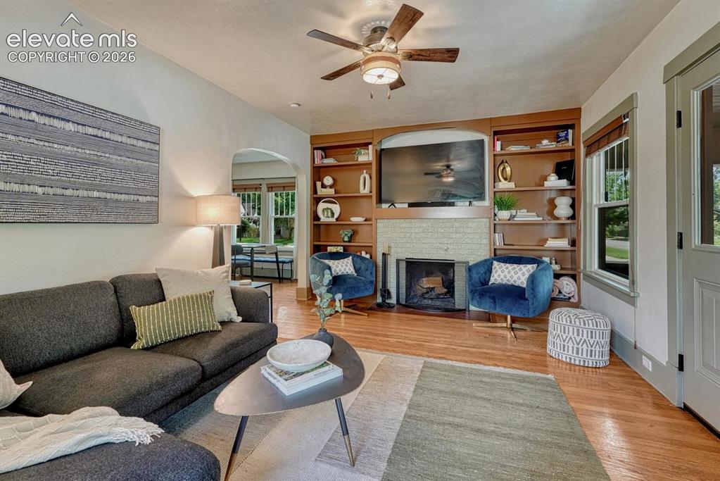 Image 6 of 49: Living Room