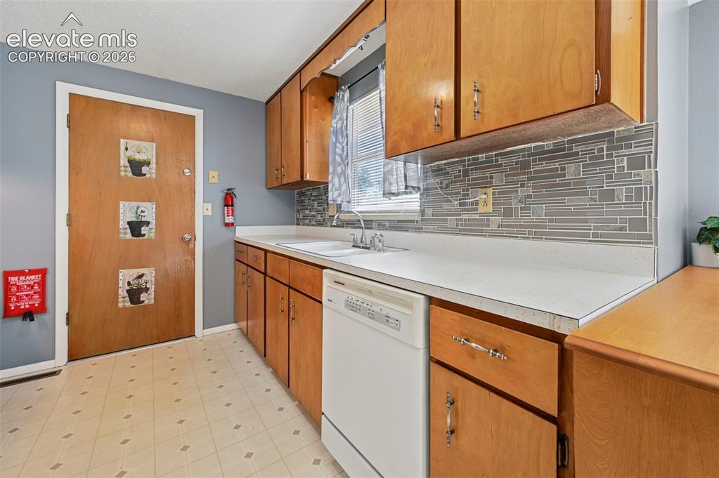 Image 10 of 34: Kitchen