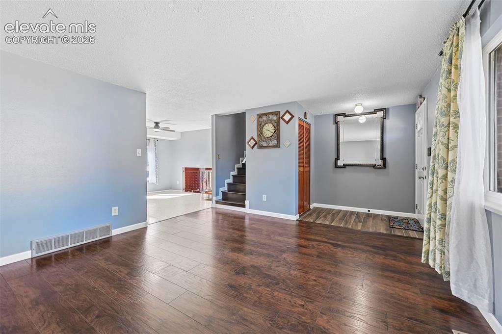 Image 6 of 34: Living Room