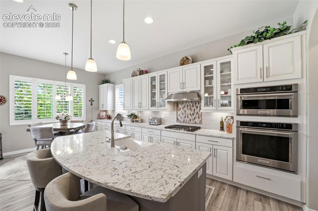 Image 12 of 46: Kitchen