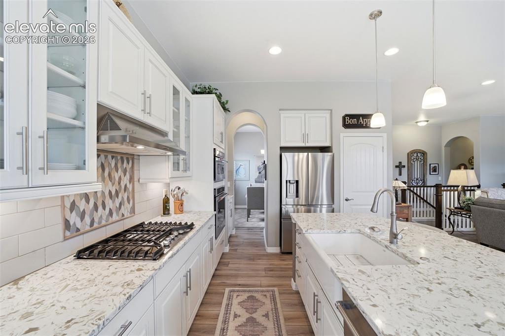 Image 13 of 46: Kitchen
