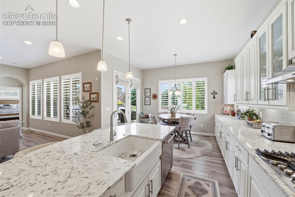 Image 14 of 46: Kitchen