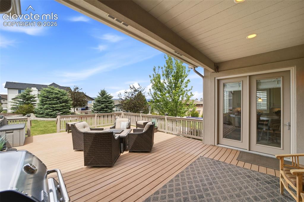 Image 4 of 46: Deck