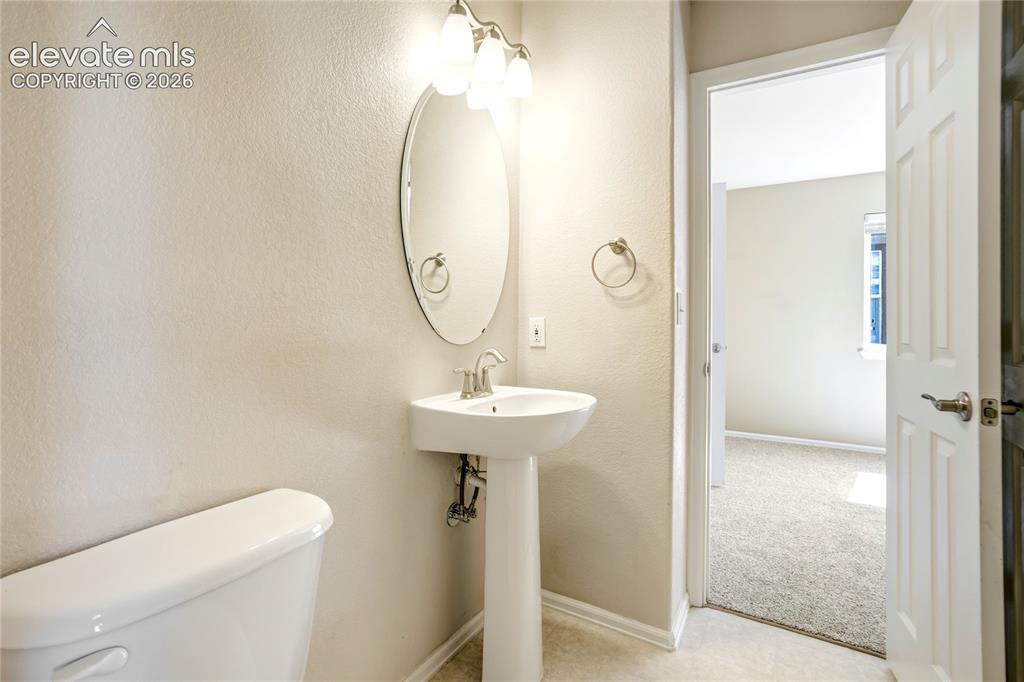 Image 17 of 48: Bathroom