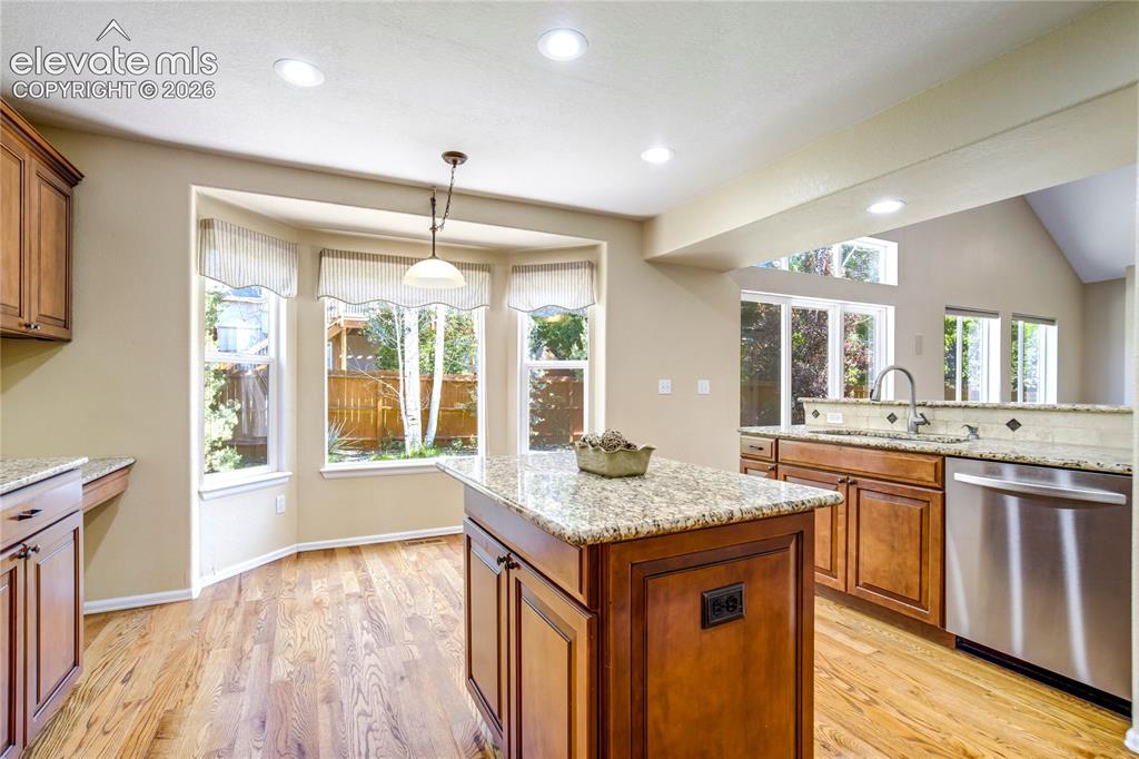 Image 7 of 48: Kitchen