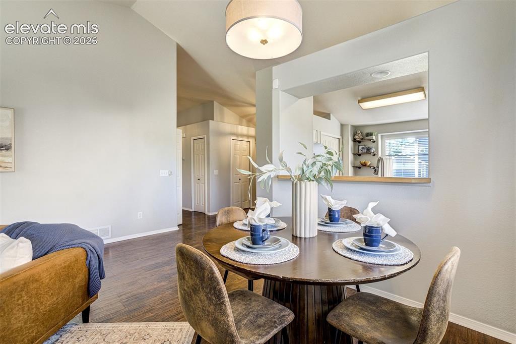 Image 12 of 48: Dining Area