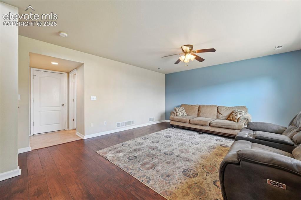 Image 12 of 26: Family Room