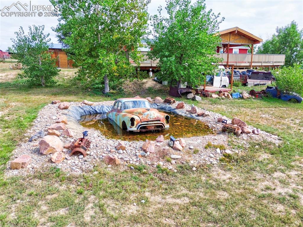 Image 46 of 50: Yard