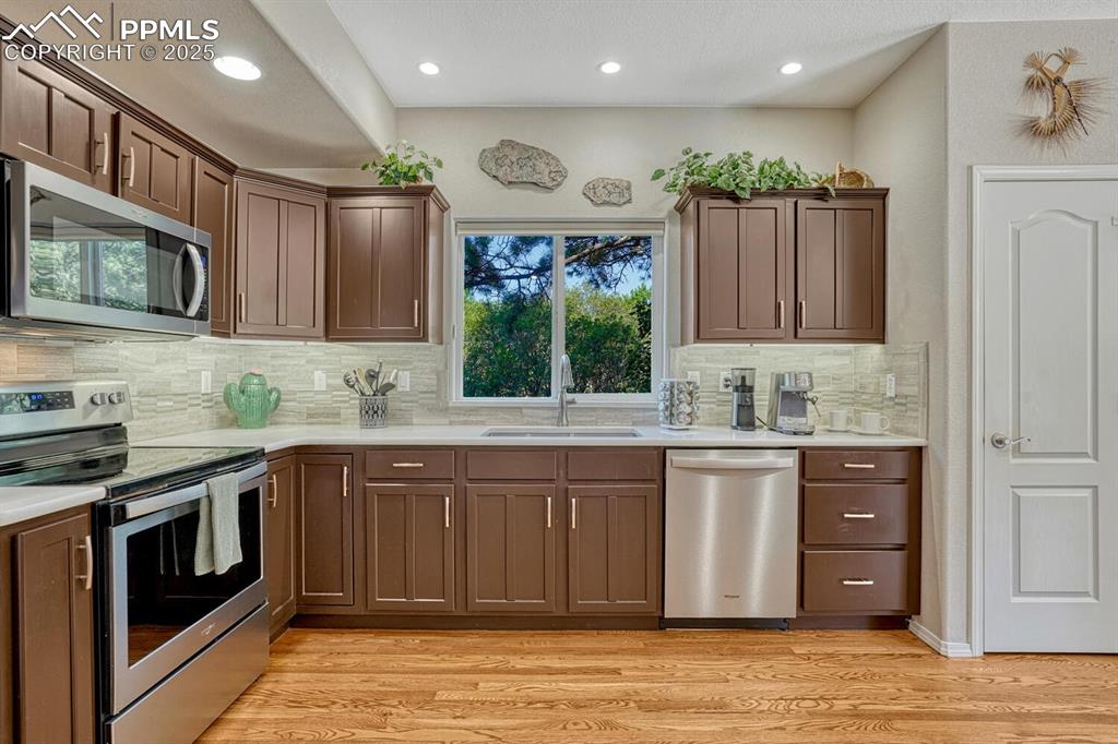 Image 12 of 48: Kitchen