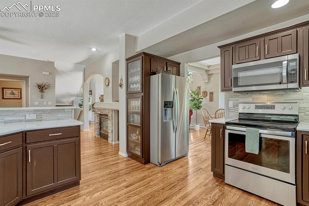 Image 13 of 48: Kitchen