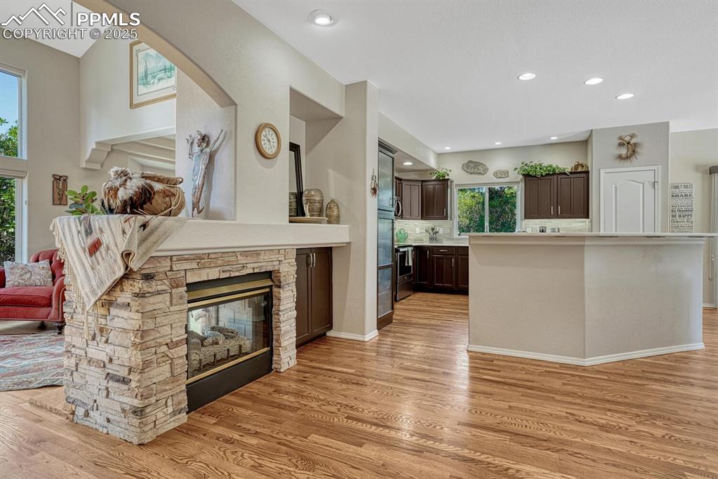 Image 19 of 48: Kitchen