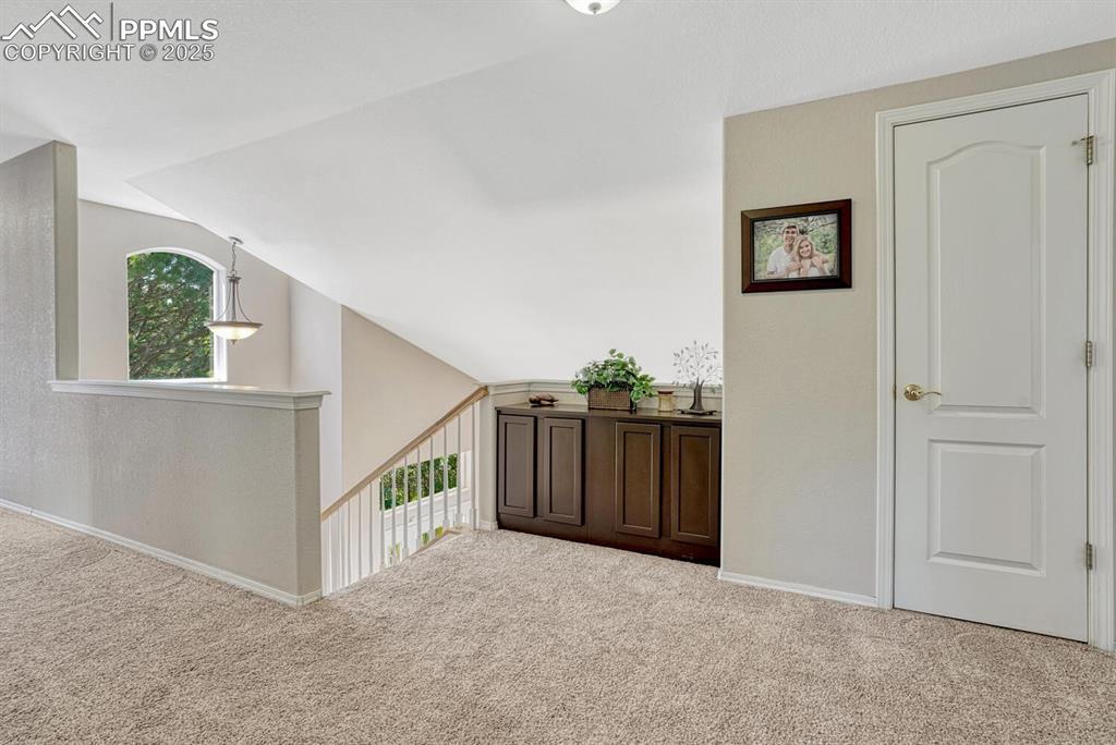 Image 31 of 48: Loft