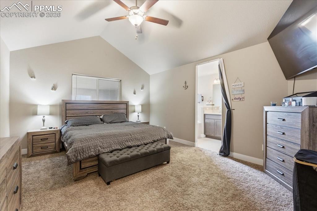 Image 14 of 48: Bedroom