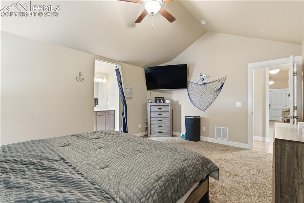 Image 15 of 48: Bedroom