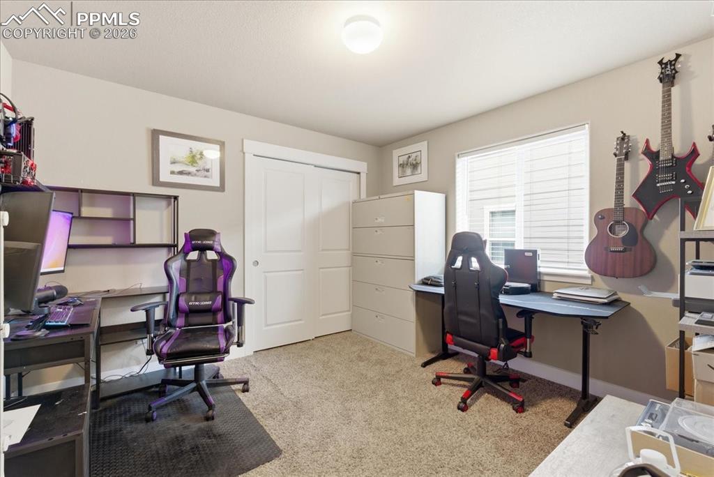 Image 19 of 48: Office