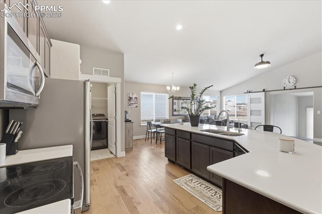 Image 9 of 48: Kitchen