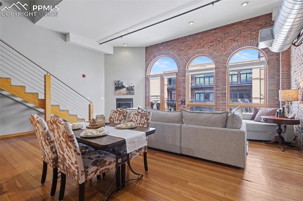 Image 12 of 37: Dining Area