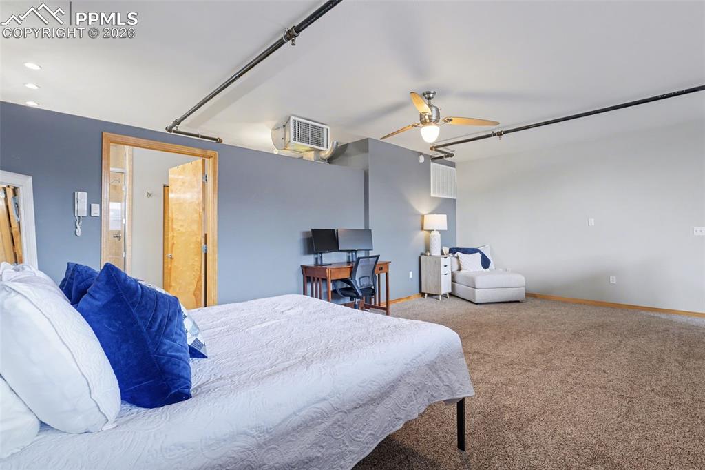 Image 22 of 37: Bedroom