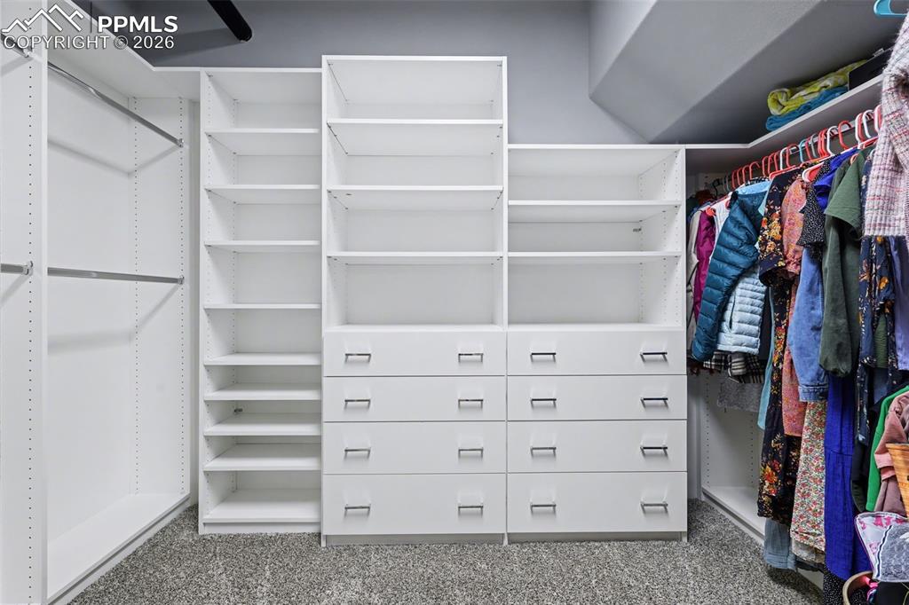 Image 29 of 37: Closet