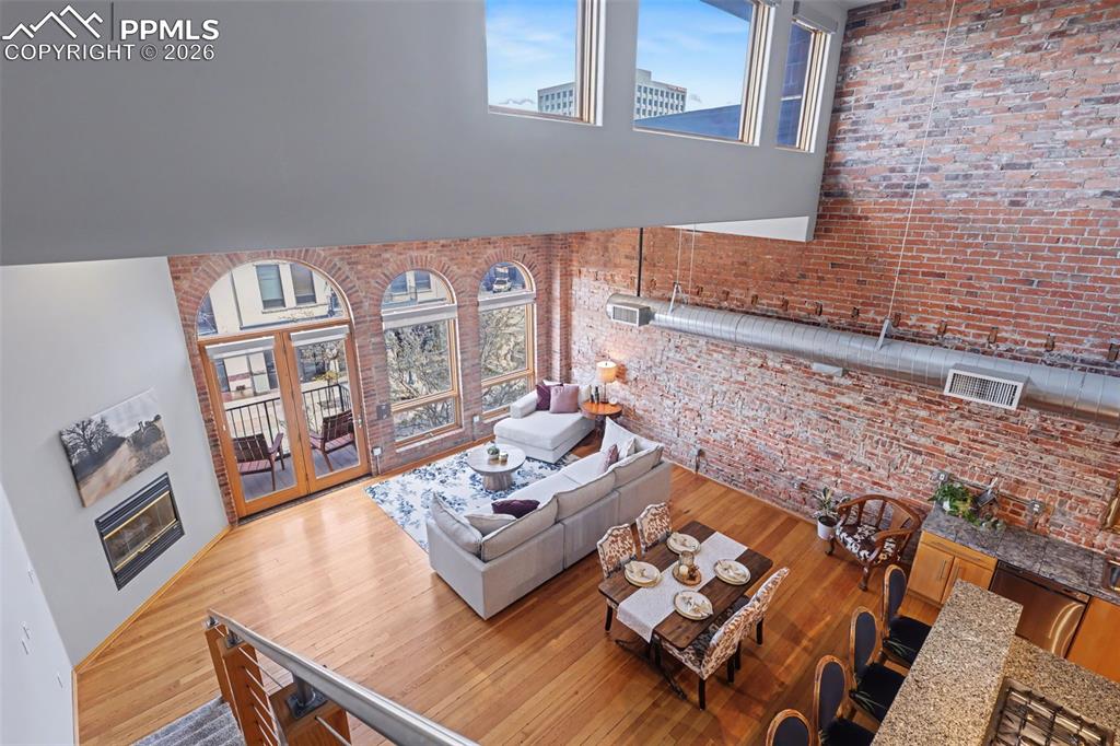 Image 5 of 37: Living Room