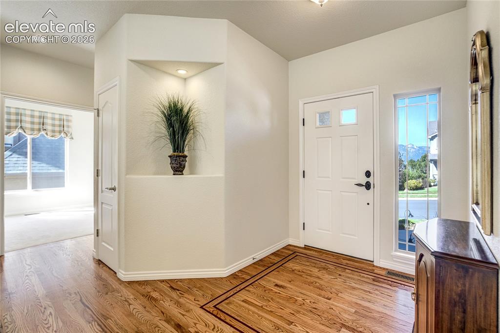 Image 6 of 50: Entrance Foyer