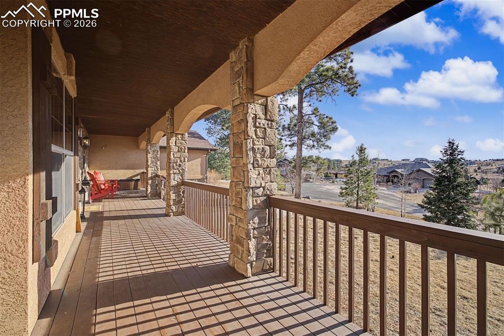 Image 45 of 50: Deck