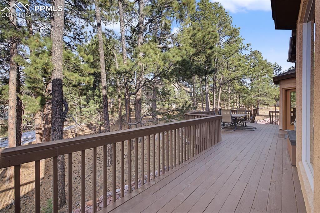 Image 46 of 50: Deck