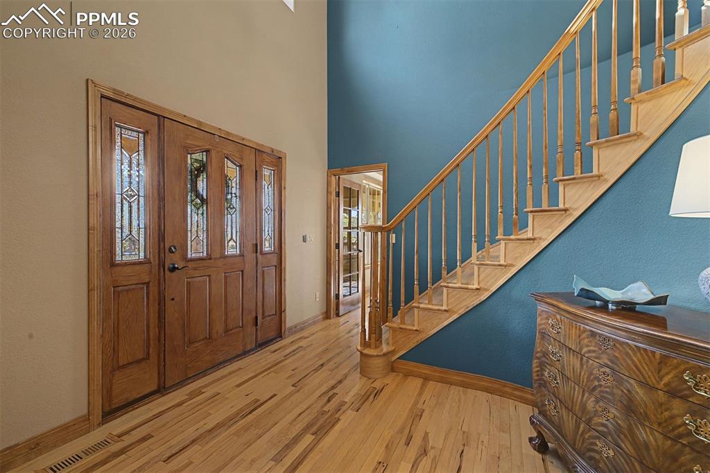 Image 6 of 50: Entry