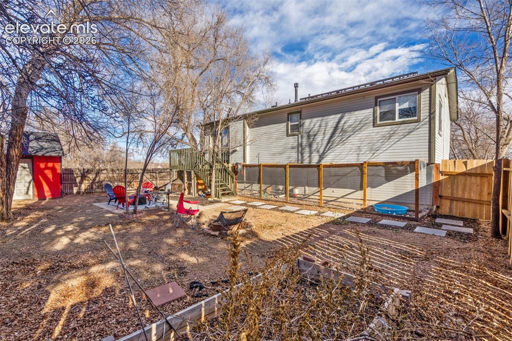 Image 21 of 24: Back of Structure