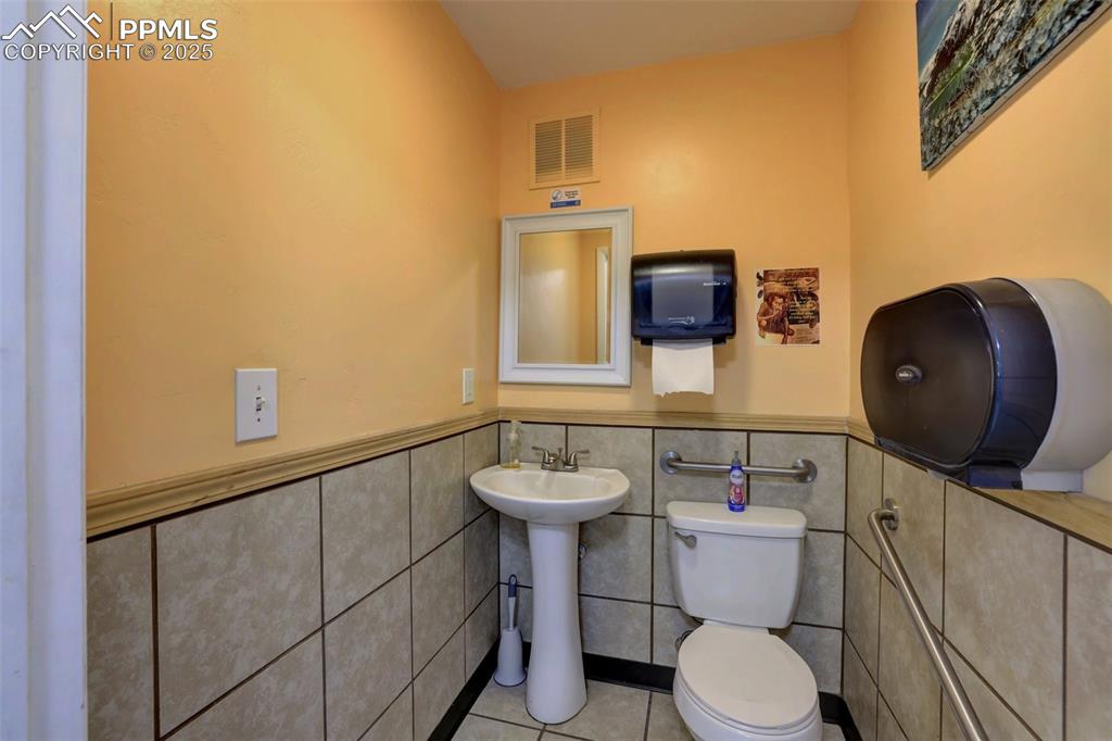 Image 19 of 50: No Description Available