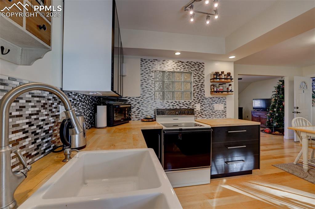 Image 23 of 50: No Description Available