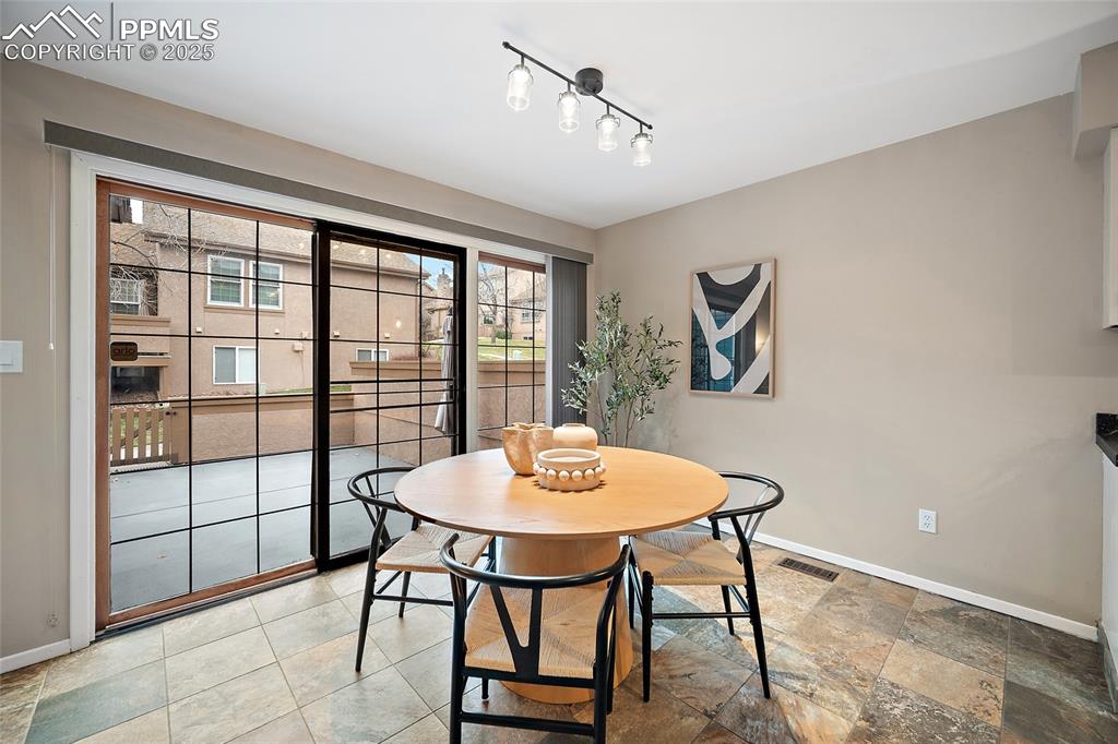 Image 10 of 49: Dining Area