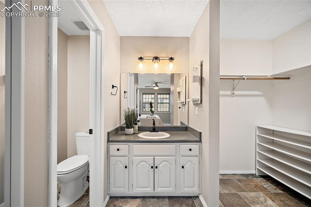 Image 30 of 49: Bathroom