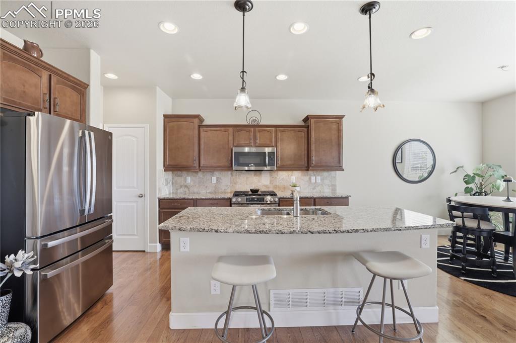 Image 12 of 46: Kitchen