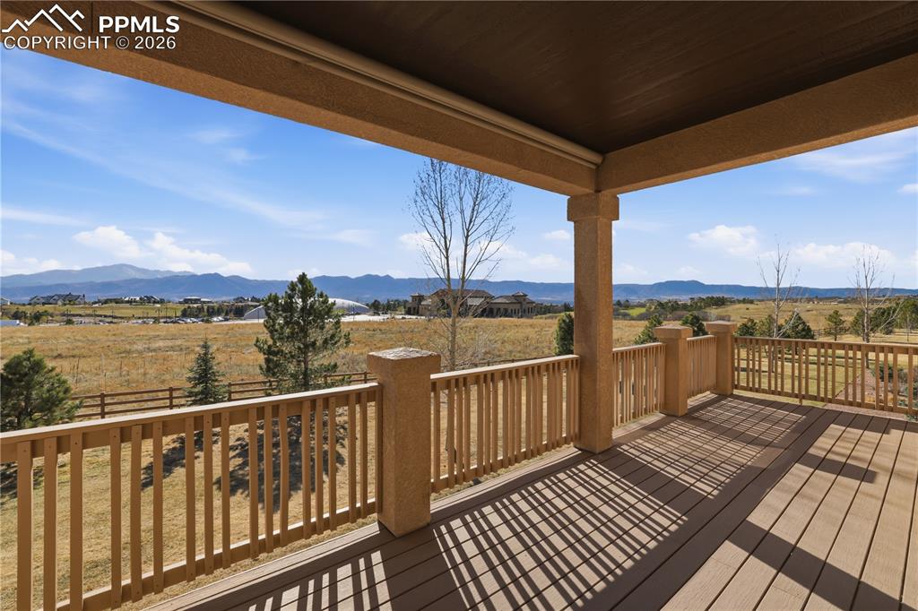 Image 19 of 46: Deck