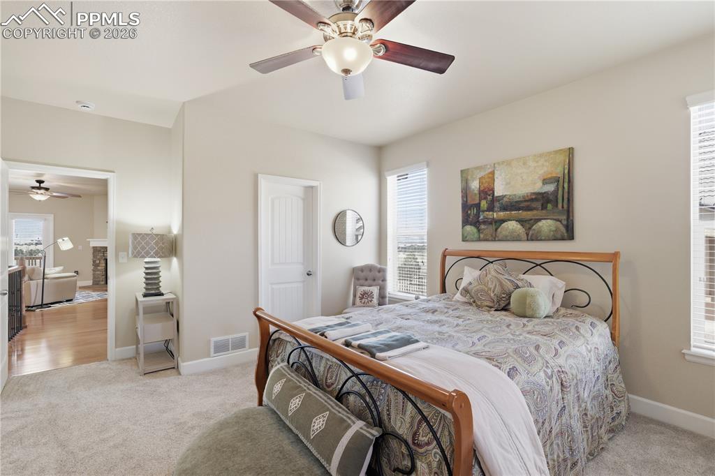 Image 22 of 46: Bedroom