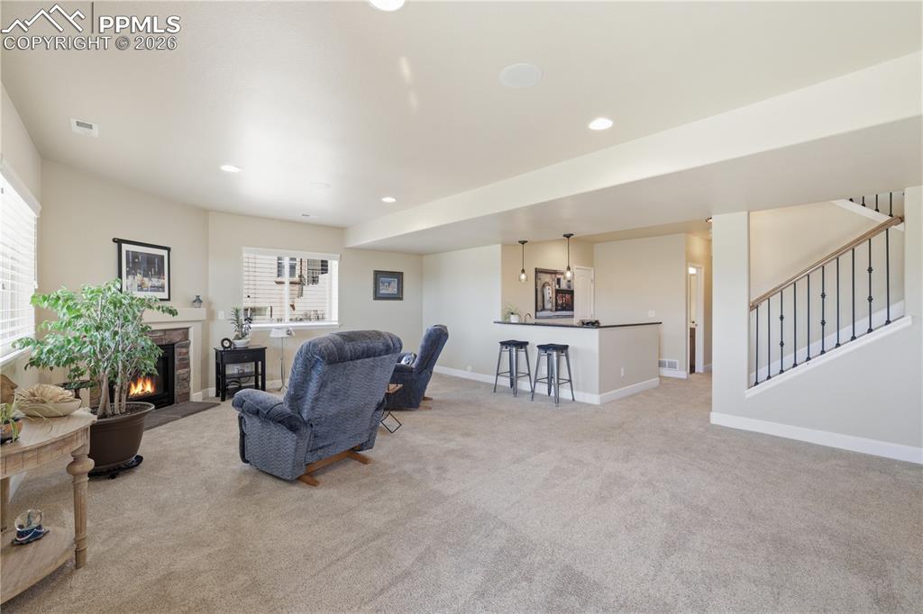 Image 35 of 46: Living Room