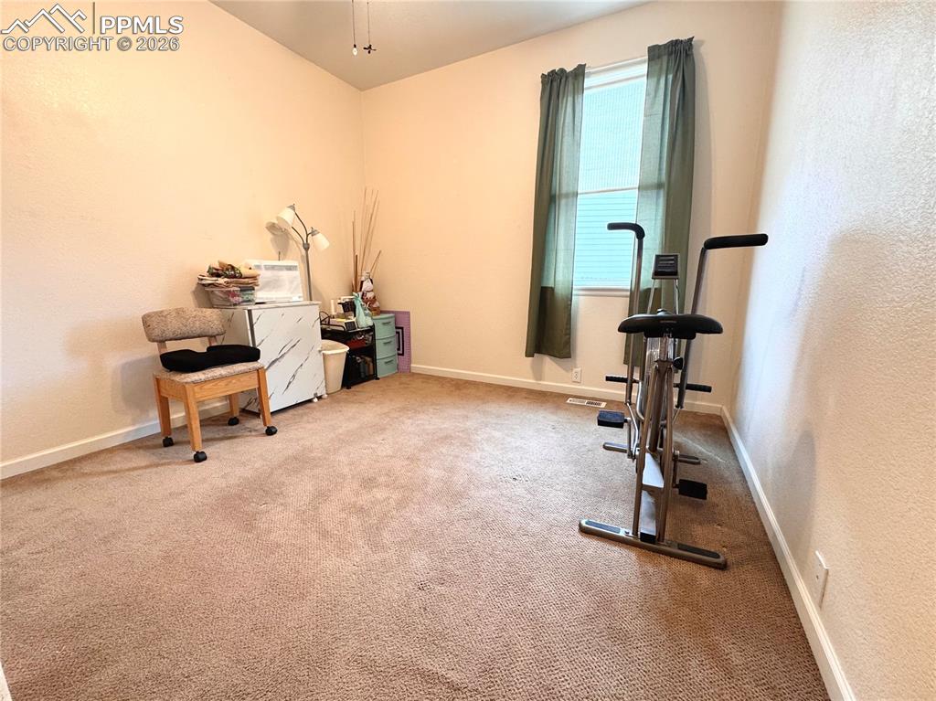 Image 16 of 35: Bedroom