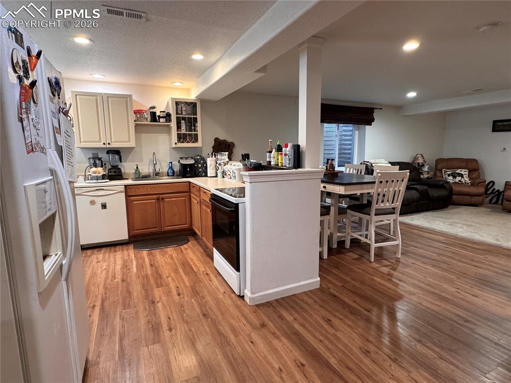 Image 21 of 35: Basement Kitchen