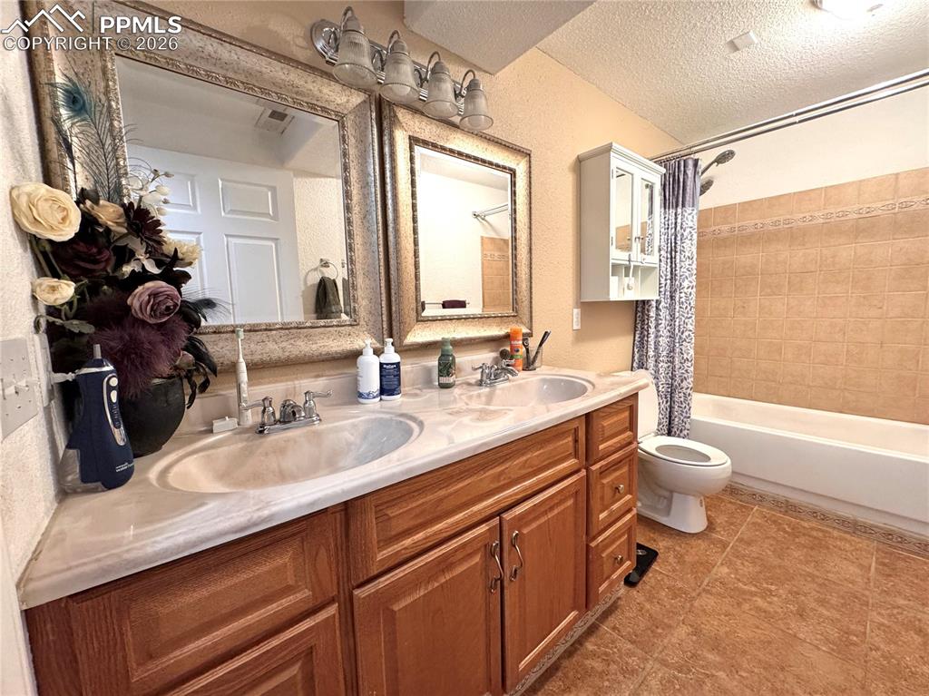 Image 28 of 35: Basement 