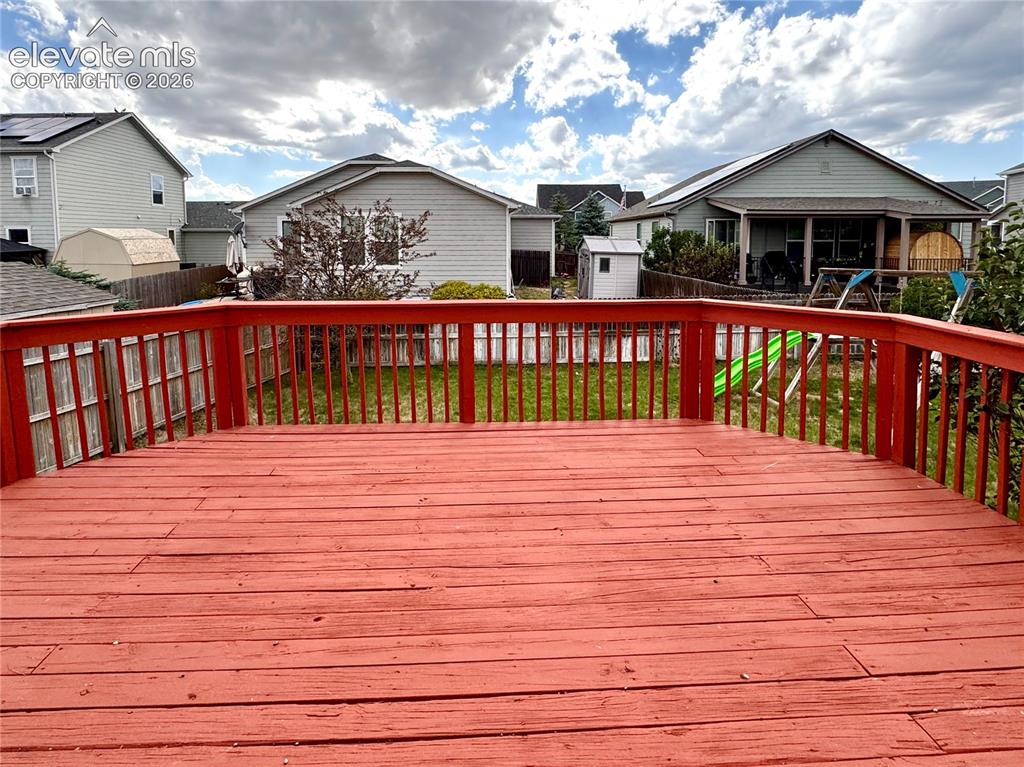 Image 36 of 44: Deck