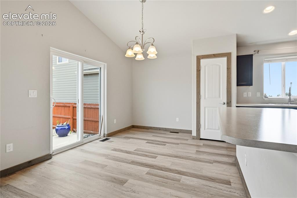 Image 9 of 39: Dining Area