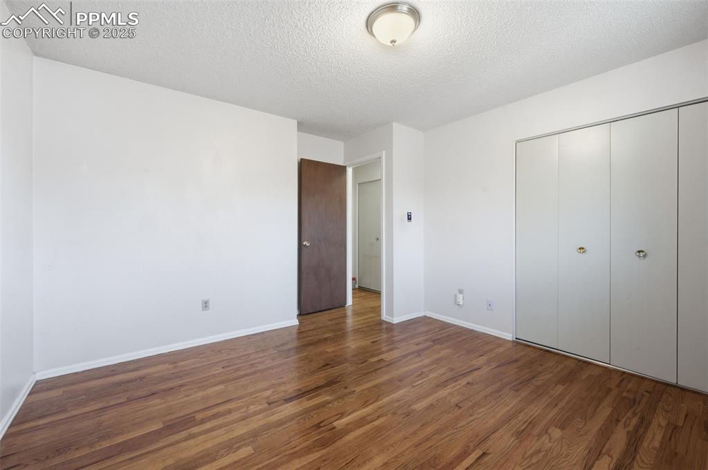 Image 15 of 37: Bedroom