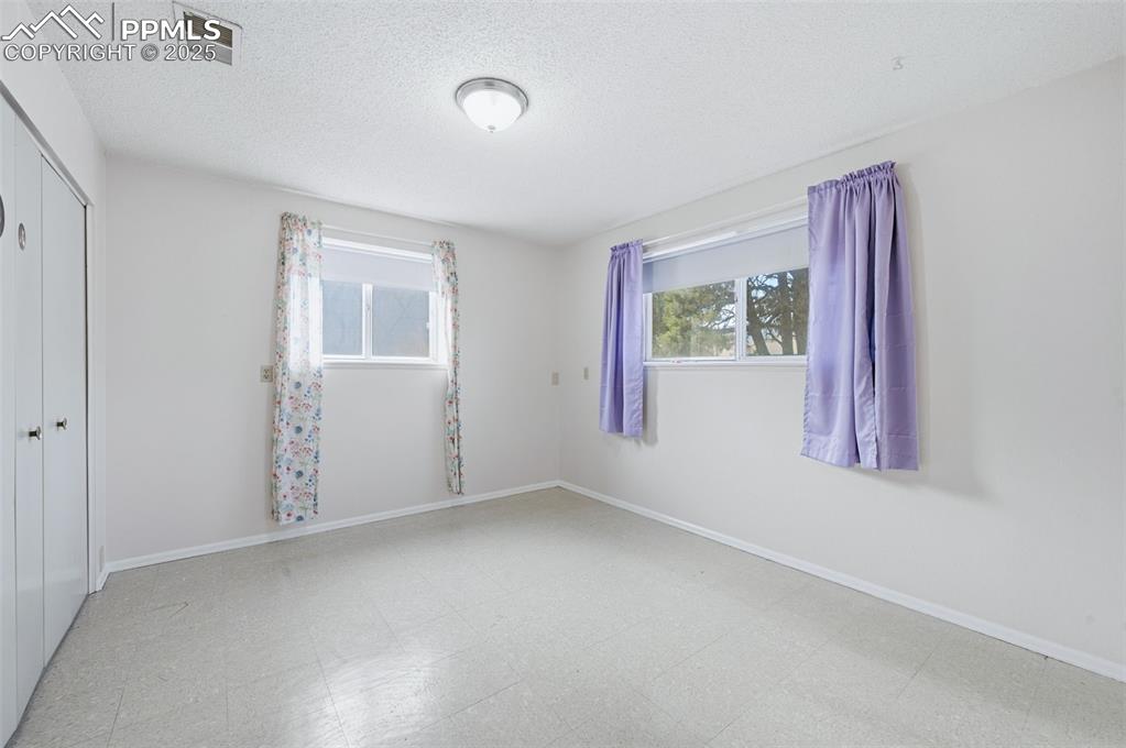 Image 23 of 37: Bedroom