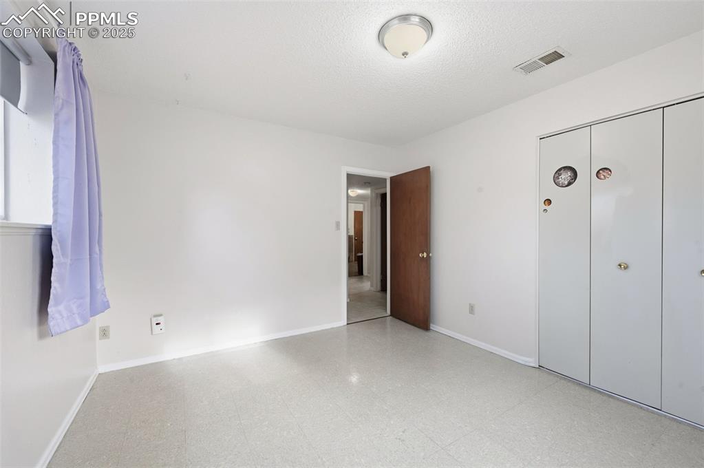 Image 25 of 37: Bedroom