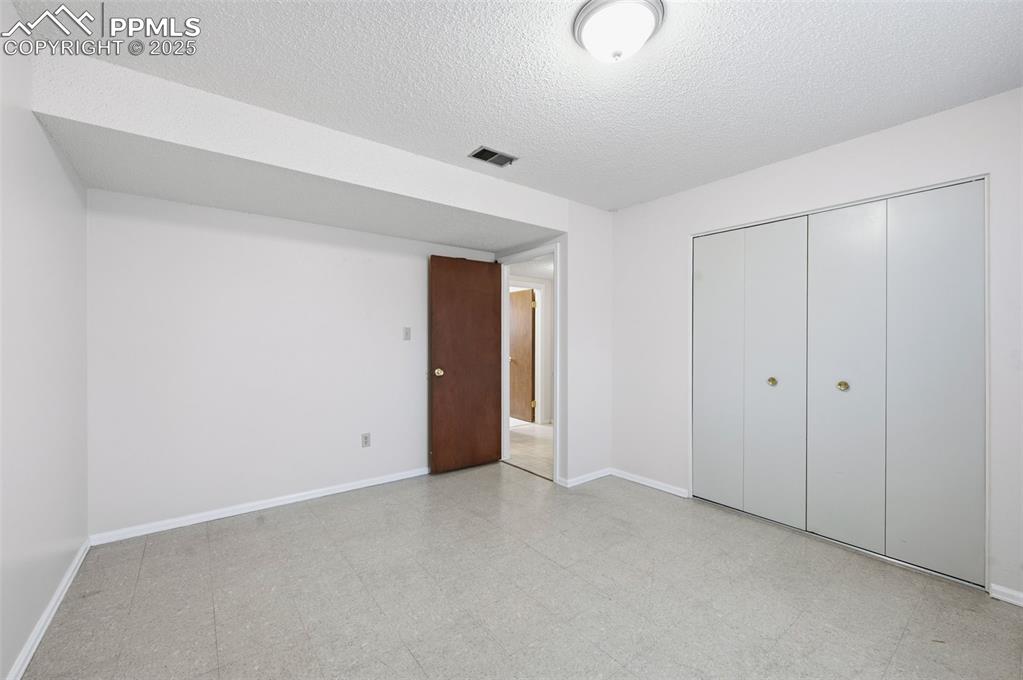 Image 29 of 37: Bedroom